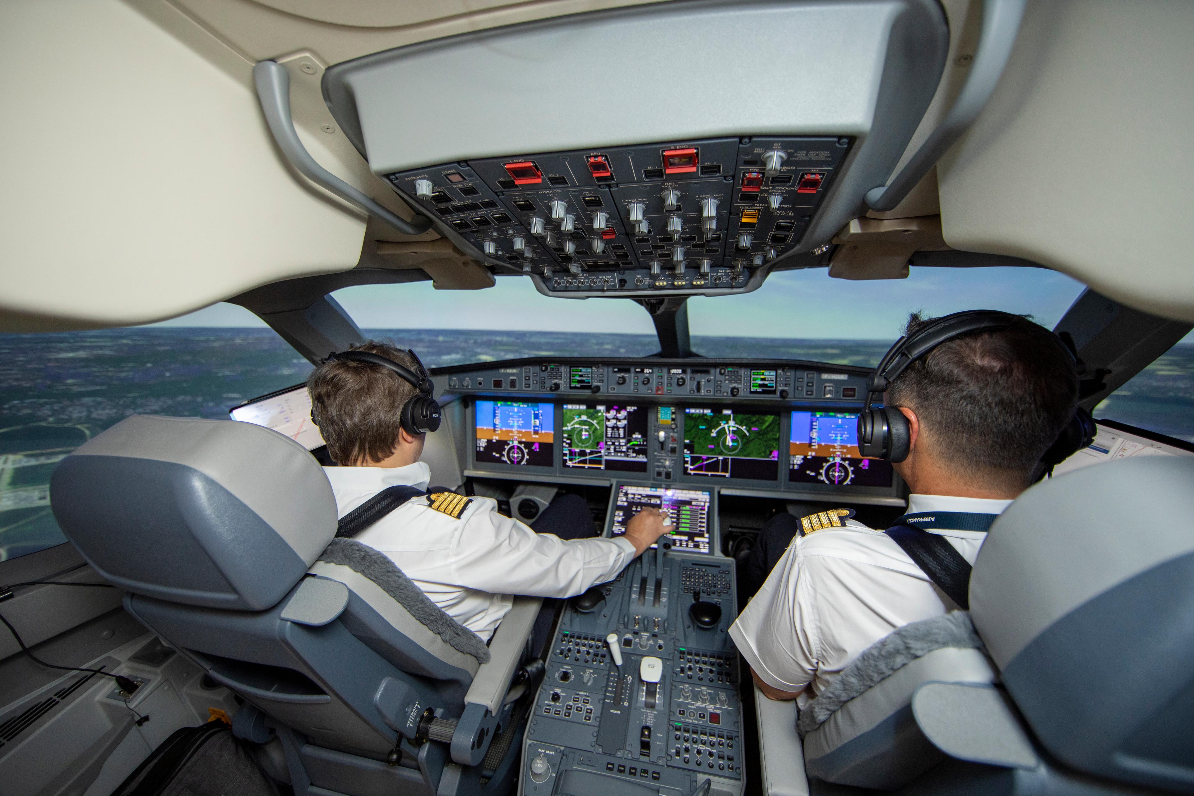 Flight simulator instructor 