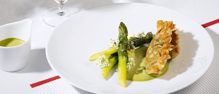 Plat d'asperges gastronomiques