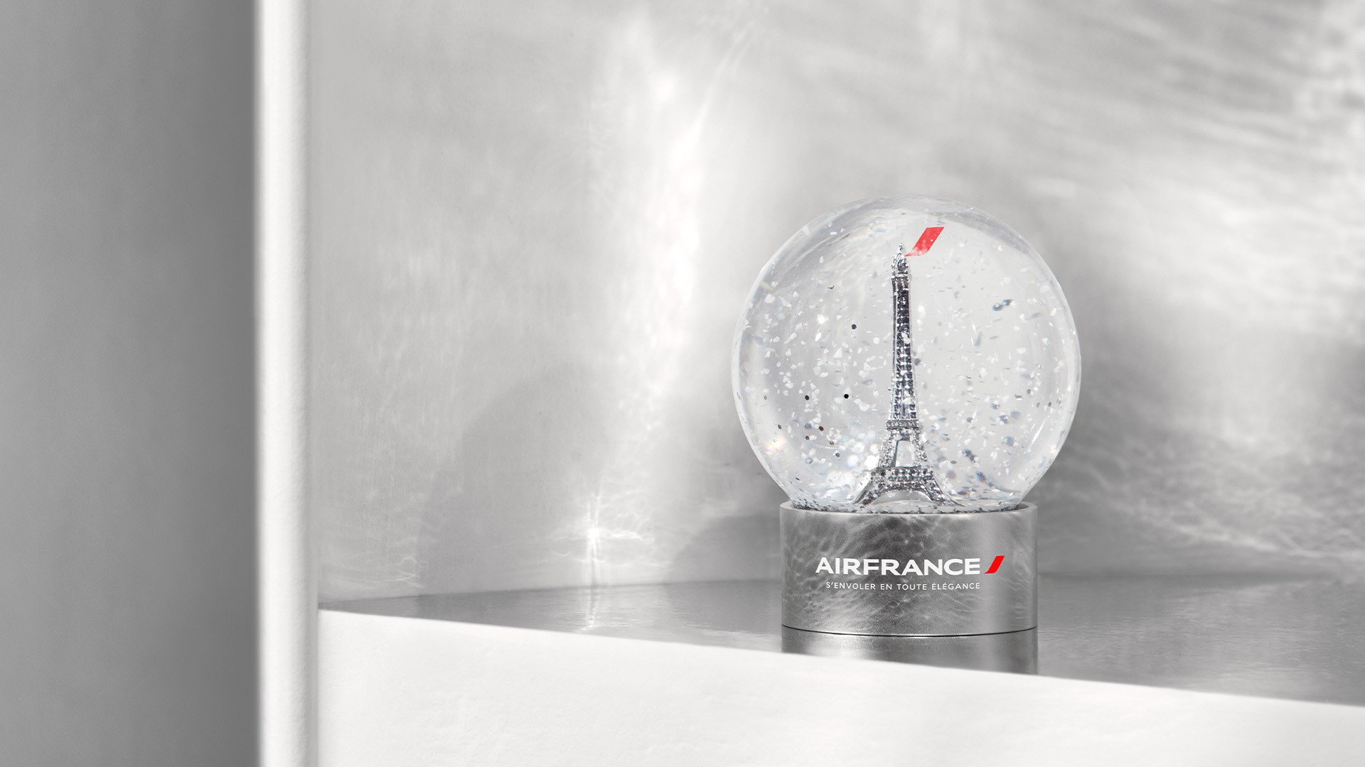 Boula à neige Air France Tour Eiffel