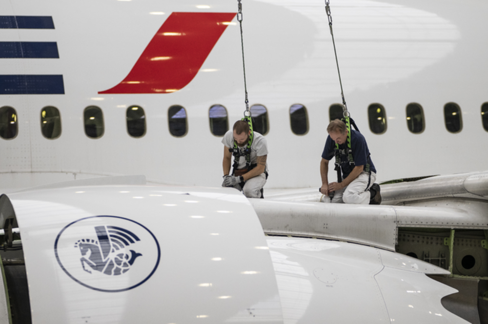 2 mécaniciens avion 
