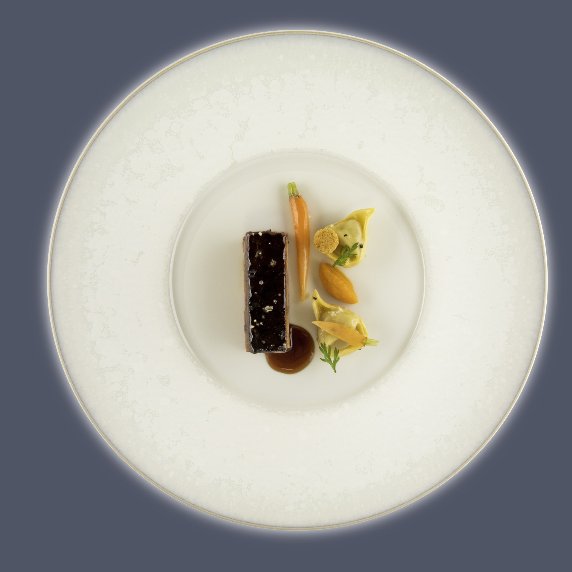 Photo du plat Paleron de bœuf au vin rouge, pâtes conchiglioni farcies et purée de carotte
