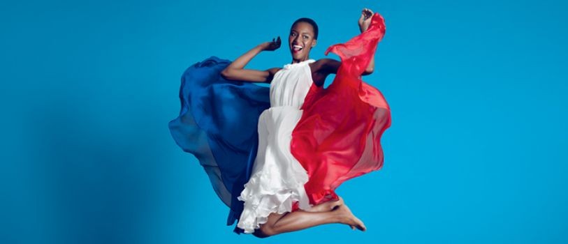 Image illustration femme en bleu blanc rouge