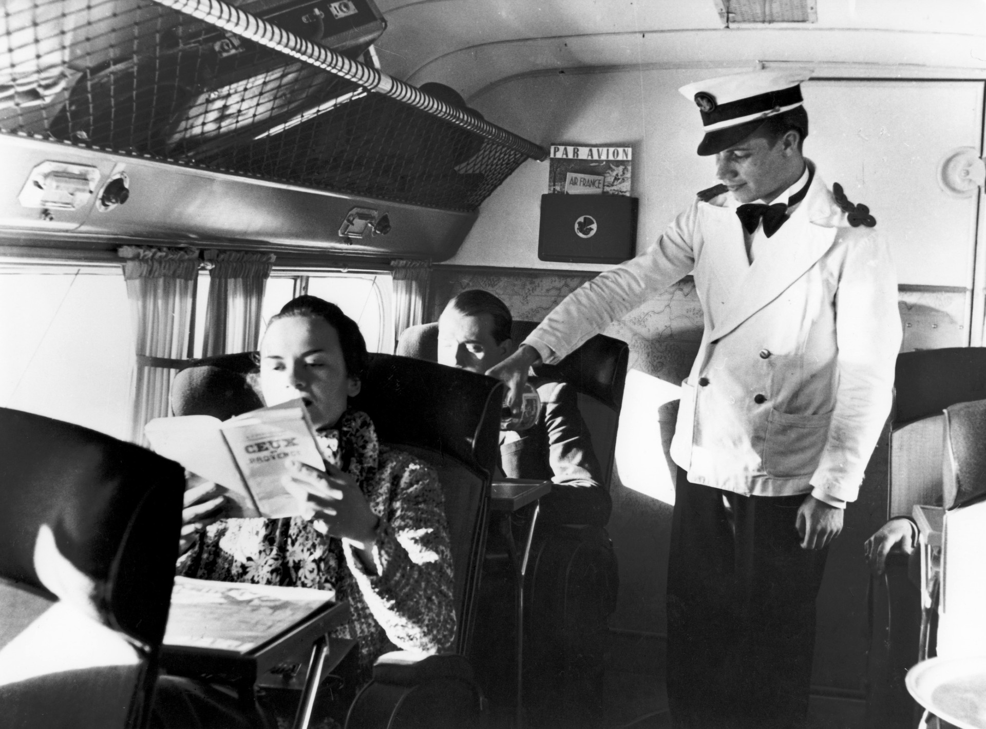 Photo d'époque noir et blanc steward