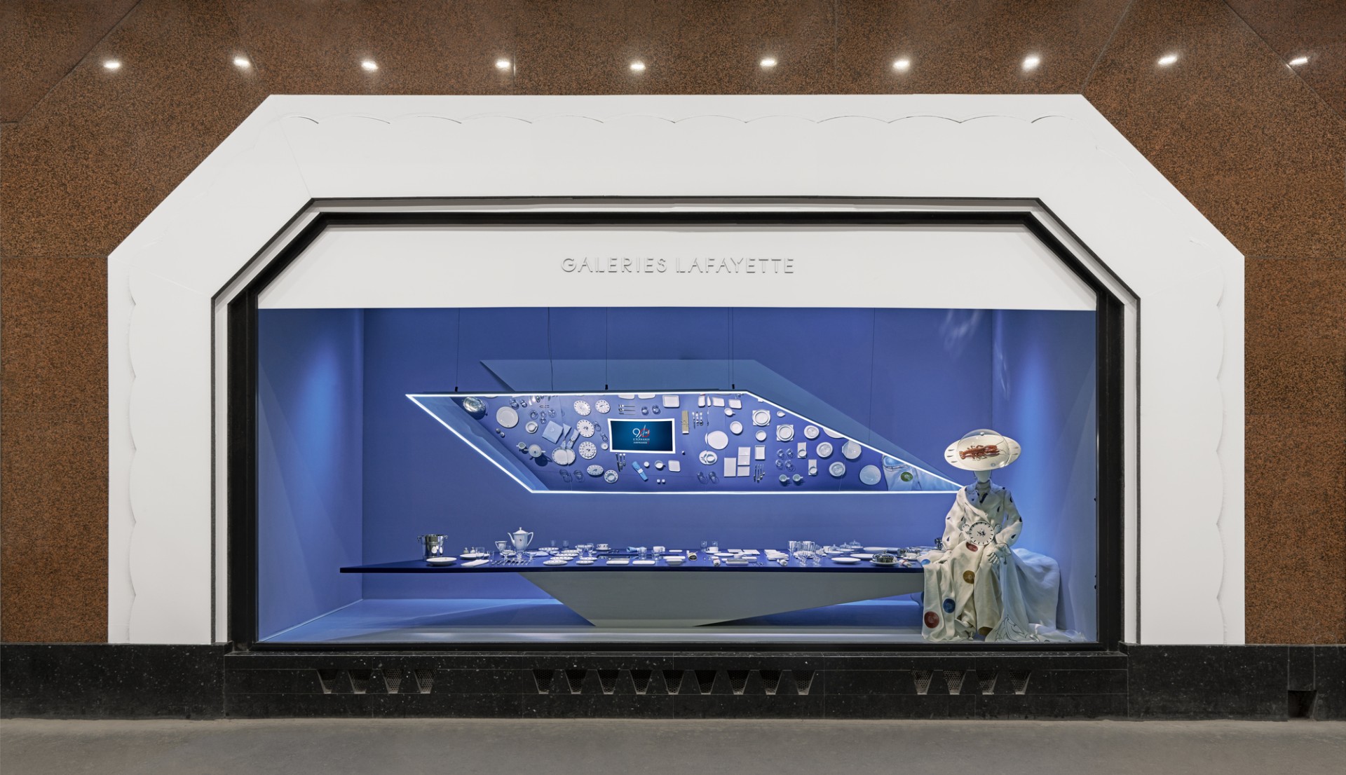 Vitrine entière 90 ans "Gastronomie et Arts de la table