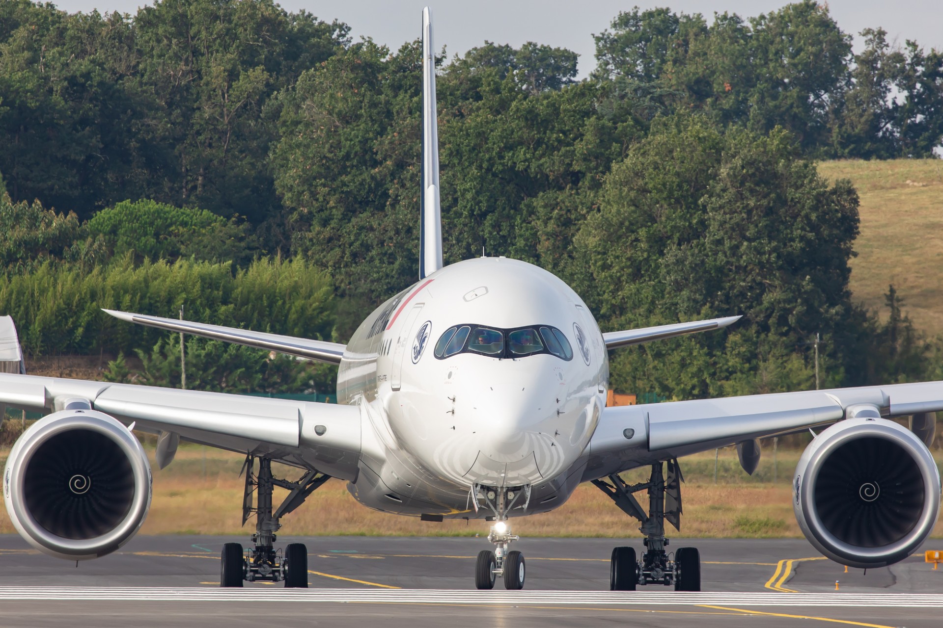 Avion au sol vue de face