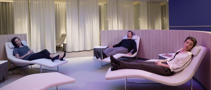 Clients dans salle de relaxation